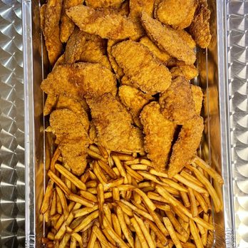 Vic & Deans Pizzeria Grill - Large Chicken Finger Tray - Pizza Near Me - Wayne, Pennsylvania Vic & Deans Pizzeria Grill - Large Chicken Finger Tray - Pizza Near Me - Wayne, Pennsylvania