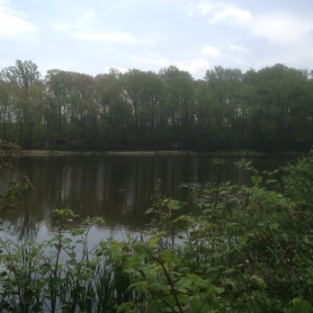 Echo Lake Park - Parks Near Me - Mountainside, New Jersey