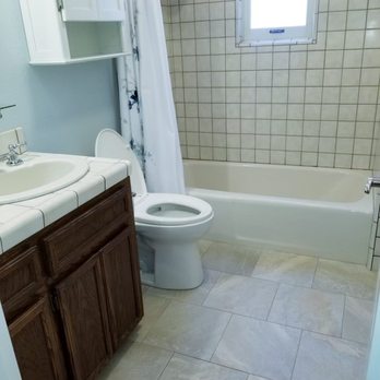 Adriana’s House Cleaning Services - A clean bathroom is a beautiful thing. - Home Cleaning Near Me Adriana’s House Cleaning Services - A clean bathroom is a beautiful thing. - Home Cleaning Near Me