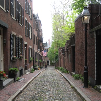 Boston By Foot - Acorn Street - last cobblestone road (Beacon Hill tour) - Tours Near Me - Boston, Massachusetts