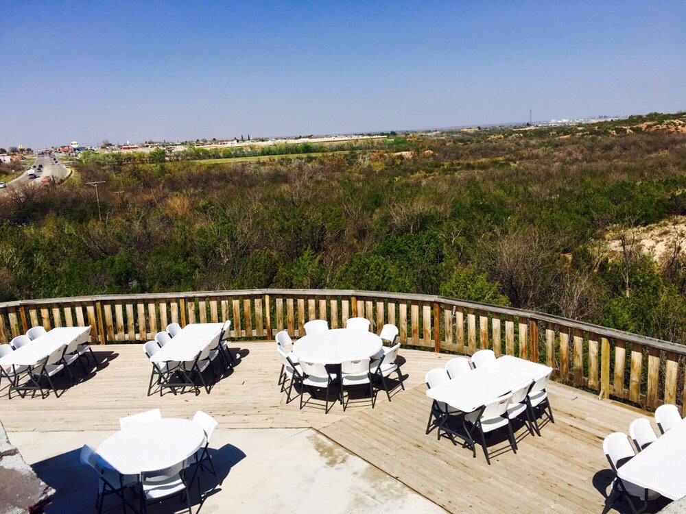 Crossroads Saloon Logo