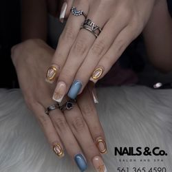 Nails & Co.