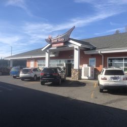 River Rock Tobacco & Fuel - entrance