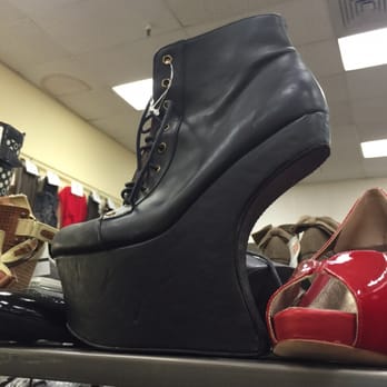 Crossroads Trading - Cool shoes - Used, Vintage & Consignment Near Me - Stockton, California
