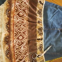 Mrs Sew N Sew - The building of a country dance skirt! Love the up cycling!