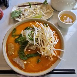 House Special Satay Peanut Butter Coconut Milk in Soup (assorted Meat) / 特別沙嗲湯粉 / 하우스 스페셜 사테이 땅콩크림 코코넛우유 쌀국수 House Special Satay Peanut Butter Coconut Milk in Soup (assorted Meat) / 特別沙嗲湯粉 / 하우스 스페셜 사테이 땅콩크림 코코넛우유 쌀국수
