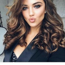 Salon E and Boutique - Come get your face forward with Aesthetician/ laser tech/ make up artist Iga Rose. She knows what's best