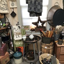 Queens Attic Treasures - Yea towels make great gifts !  Choose your rolling pin for the best pie crust