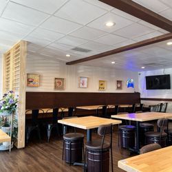 Moon’s Kitchen - Decor