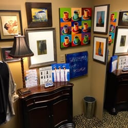 Boyd Thomas Clothing - Cool dressing room
