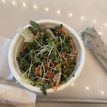 Burger Lounge - Nice Little Side Salad - Burgers Near Me - Los Angeles, California Burger Lounge - Nice Little Side Salad - Burgers Near Me - Los Angeles, California