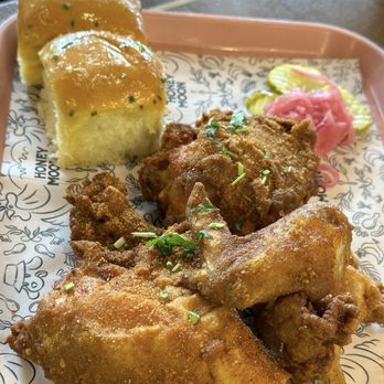 Honeymoon Chicken - 4pc Combo - Chicken Shop Near Me - Washington, DC, District of Columbia Honeymoon Chicken - 4pc Combo - Chicken Shop Near Me - Washington, DC, District of Columbia