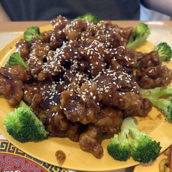 Lin Cuisine IV - Sesame chicken - Chinese Near Me - Checotah, Oklahoma