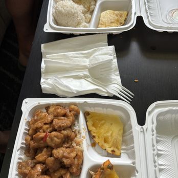 Aloha Shrimp - Tempura shrimp in the top box; orange chicken in the bottom box. Hard pass on the chicken. - Food Trucks Near Me - Hauula, Hawaii