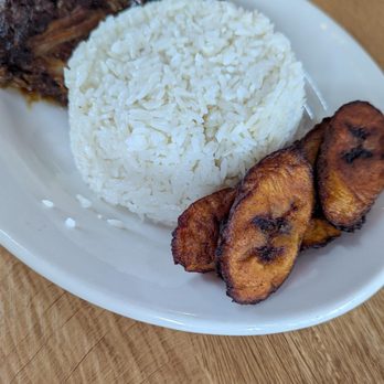 La Cocina de Mama - Baked ribs lunch plate, with white rice, sweet plantains, and some of the best beans ever. - Dominican Near Me - Jamestown, North Carolina La Cocina de Mama - Baked ribs lunch plate, with white rice, sweet plantains, and some of the best beans ever. - Dominican Near Me - Jamestown, North Carolina