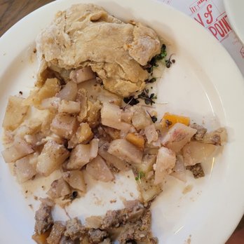 Red Rooster Cafe - This shows the innerds AFTER speaking to the manager and she brought more - potatoes! - Breakfast & Brunch Near Me - Mineral Point, Wisconsin
