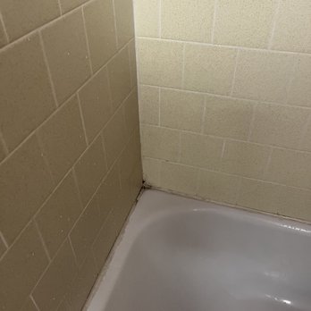 Econo Lodge Fallon Naval Air Station Area - Mold on bathtub - Hotels Near Me - Fallon, Nevada Econo Lodge Fallon Naval Air Station Area - Mold on bathtub - Hotels Near Me - Fallon, Nevada