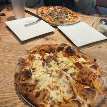 Pizza e Birra - The Tropicana & Pugliese Pizza 10 out of 10 - Pizza Near Me - San Diego, California Pizza e Birra - The Tropicana & Pugliese Pizza 10 out of 10 - Pizza Near Me - San Diego, California