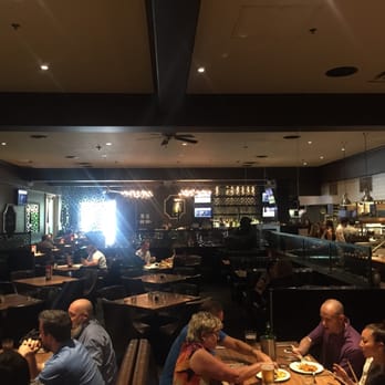 Earls Kitchen + Bar - Casual yet elegant ambiance - Canadian (New) Near Me - Richmond, British Columbia Earls Kitchen + Bar - Casual yet elegant ambiance - Canadian (New) Near Me - Richmond, British Columbia