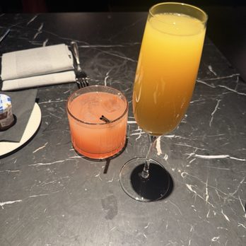 Grill on 21 - Mimosa and Greyhound - Steakhouses Near Me - Chicago, Illinois
