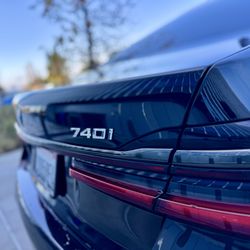 Peninsula Limo - BMW 740i
