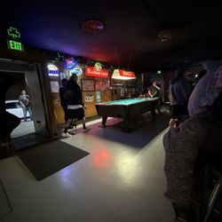 Round Corner Tavern - Pool table