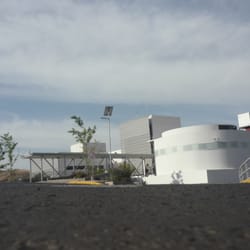 Edificio de las Artes - Una de lejos, la entrada a las Artes