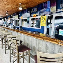 Dano’s Lakeside Pub