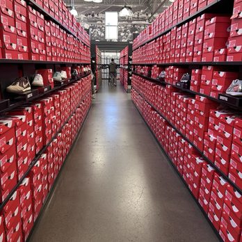 Nike Company Store - Shoes - Sports Wear Near Me - Beaverton, Oregon Nike Company Store - Shoes - Sports Wear Near Me - Beaverton, Oregon