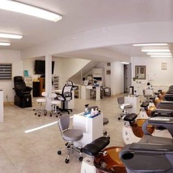 Marvelyn Nail Salon & Spa