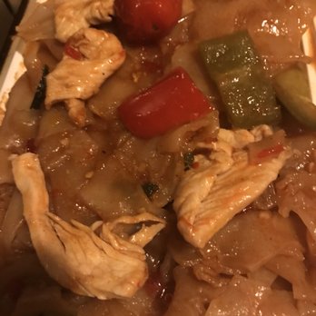 Am Thai Bistro - Drunken noodles with chicken - Thai Near Me - Brooklyn, New York Am Thai Bistro - Drunken noodles with chicken - Thai Near Me - Brooklyn, New York