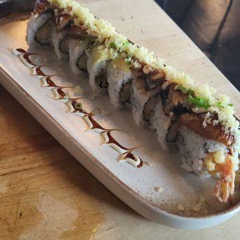 Kiyama Sushi & Bar - Dragon Roll - Sushi Bars Near Me - Lake Stevens, Washington Kiyama Sushi & Bar - Dragon Roll - Sushi Bars Near Me - Lake Stevens, Washington