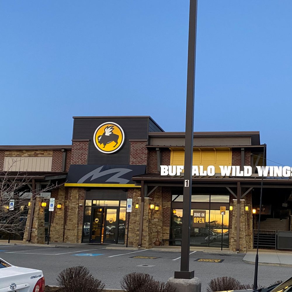 Buffalo Wild Wings - the front of a buffalo wild wings restaurant - Sports Bars Near Me - Bristol, Virginia