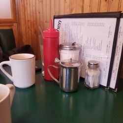 The Country Kitchen - Seat yourself - menu's at the table