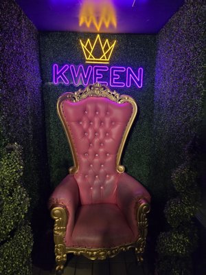 Kween by null