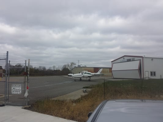 Buffalo Airfield by null