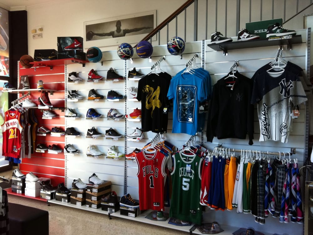Sport House Basket & Sneakers