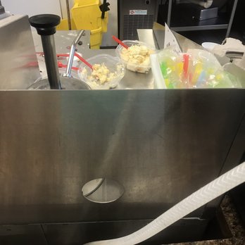 Dairy Queen Grill & Chill - This had been sitting out for god knows how long - Ice Cream & Frozen Yogurt Near Me - Swansboro, North Carolina