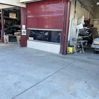 Baker Paint & Body Shop - The exterior area of the shop. - Body Shops Near Me - Pasadena, California Baker Paint & Body Shop - The exterior area of the shop. - Body Shops Near Me - Pasadena, California