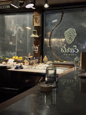 Earl's Premier by null