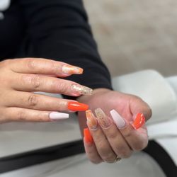 Ele Ela Nail Salon