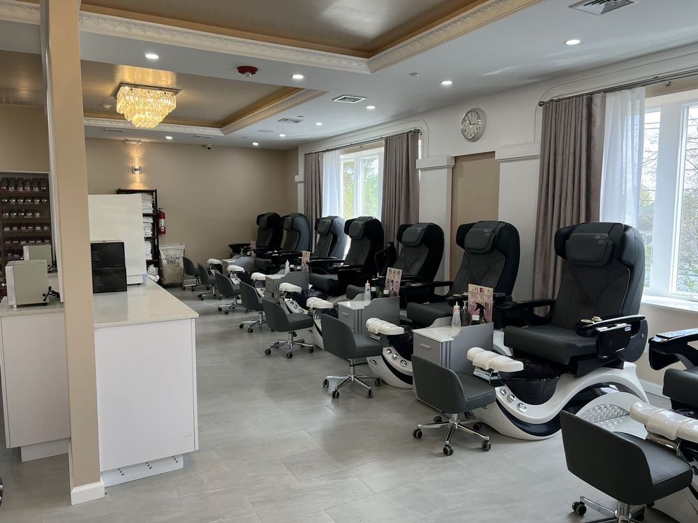 H NAIL BAR Updated October 2024 34 Photos 443A S Oyster Bay Rd