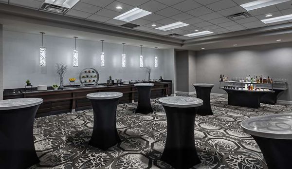 DoubleTree Suites by Hilton Hotel Detroit Downtown - Fort Shelby by null