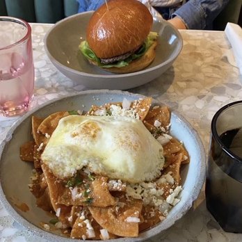 Interstellar - Chilaquiles and burger - Coffee & Tea Near Me - Santa Monica, California