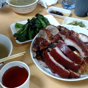 再興燒臘飯店 - Combo meat plate with greens on the side. Great!! - Cantonese Near Me - Hong Kong, HK 再興燒臘飯店 - Combo meat plate with greens on the side. Great!! - Cantonese Near Me - Hong Kong, HK