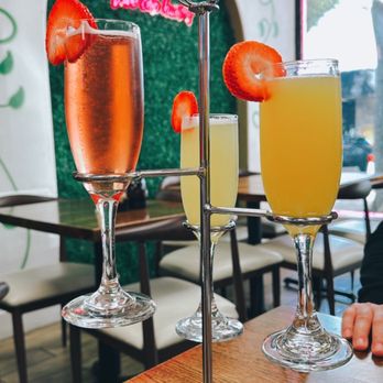 Madres Brunch - Breakfast & Brunch Near Me - Whittier, California