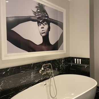 Bisha Hotel - Hotels Near Me - Toronto, Ontario Bisha Hotel - Hotels Near Me - Toronto, Ontario