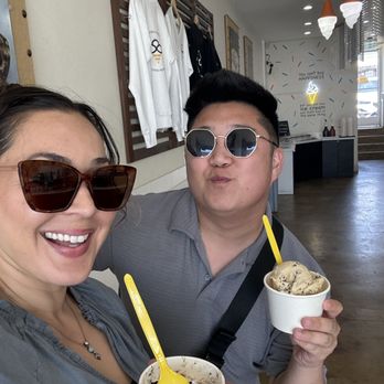 Bloomfield Creamery - Hormone FREE California dairy (vegan flavors too!)   Ice cream created with Michigan inspired flavor's & sweetened with HONEY! - Ice Cream & Frozen Yogurt Near Me - Pasadena, California