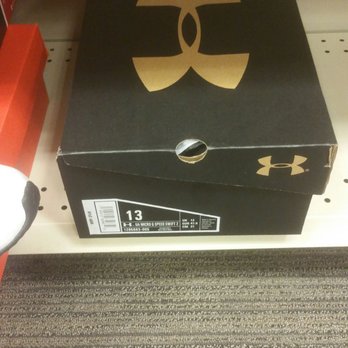 Famous Footwear - Accessories Near Me - West Nyack, New York
