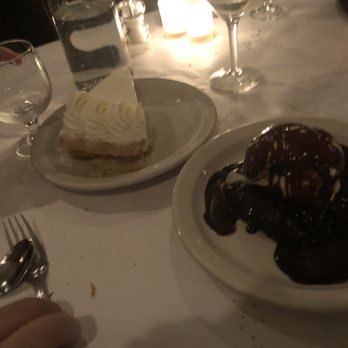 Joe Allen - Pie and hot fudge cake with vanilla ice cream - American Near Me - New York, New York Joe Allen - Pie and hot fudge cake with vanilla ice cream - American Near Me - New York, New York